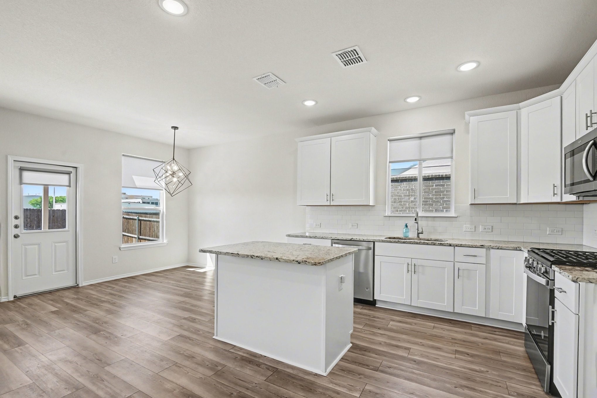 1128 Timberhurst Trail Fort Worth TX 76131