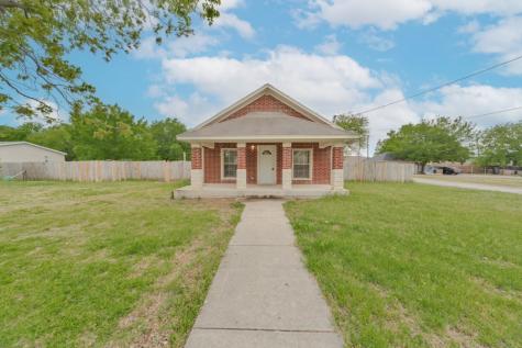 1702 Halsell Street Bridgeport TX 76426