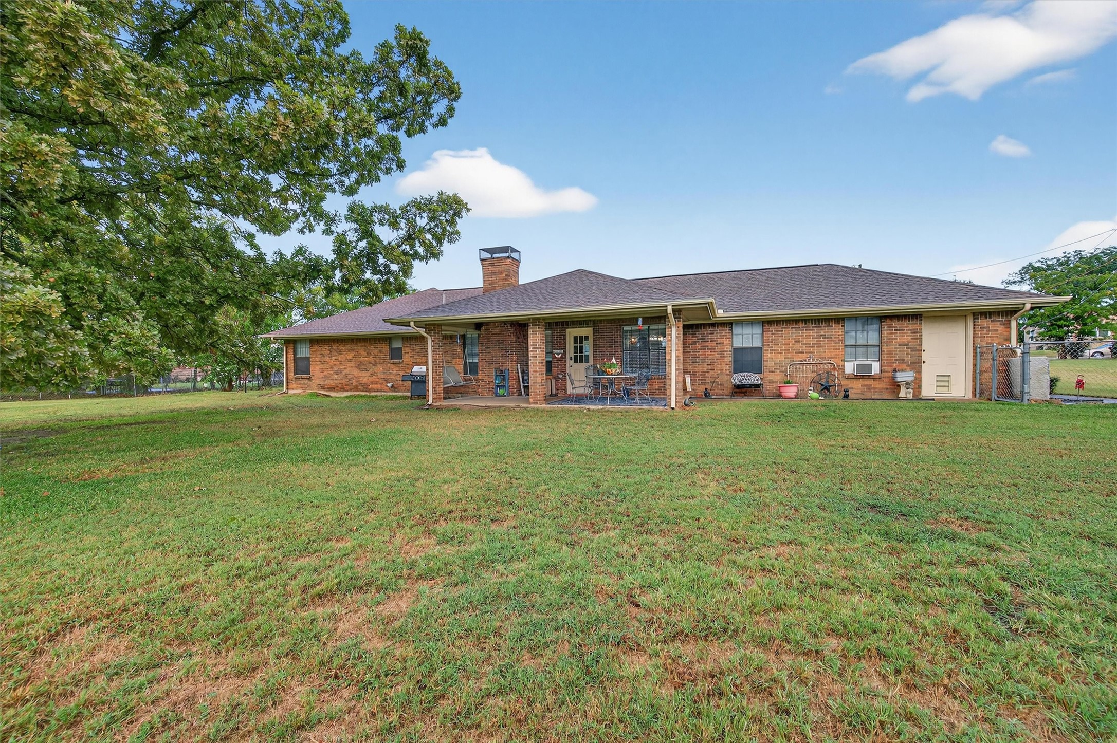102 N 9th Street Gunter TX 75058