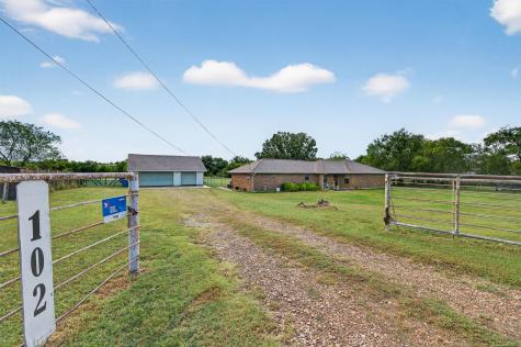 102 N 9th Street Gunter TX 75058