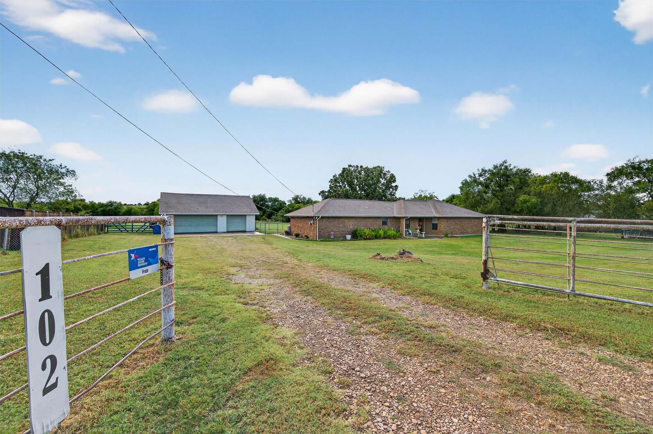 102 N 9th Street Gunter TX 75058