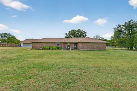 102 N 9th Street Gunter TX 75058