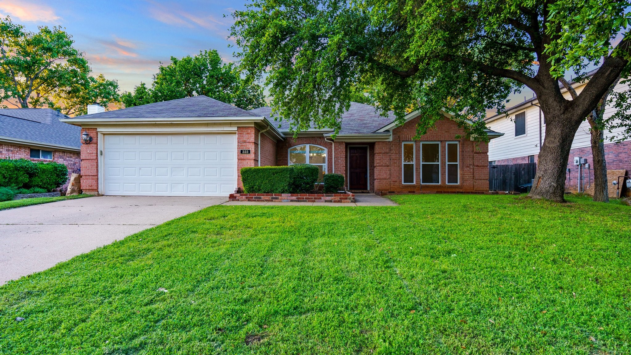 323 Stately Oak Lane Lake Dallas TX 75065