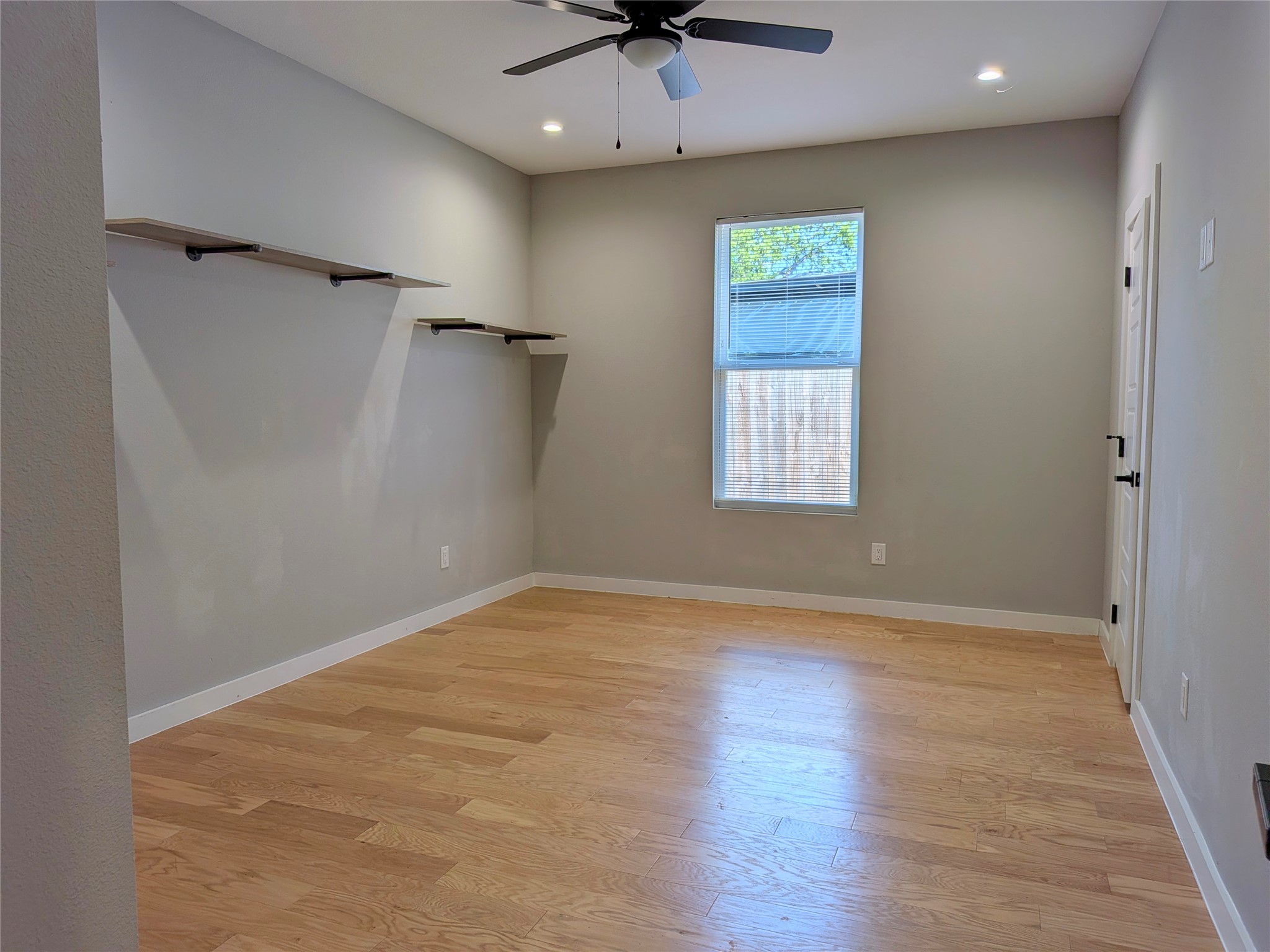 2871 E Overton Road Dallas TX 75216