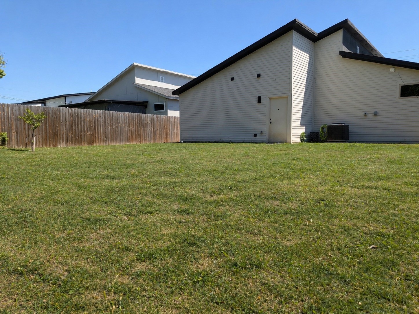 2871 E Overton Road Dallas TX 75216