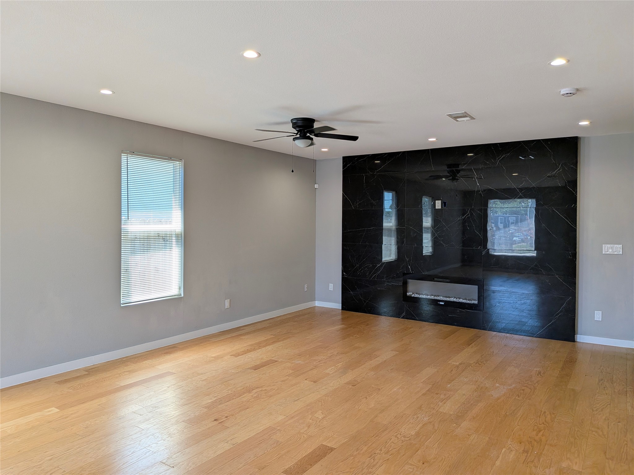 2871 E Overton Road Dallas TX 75216