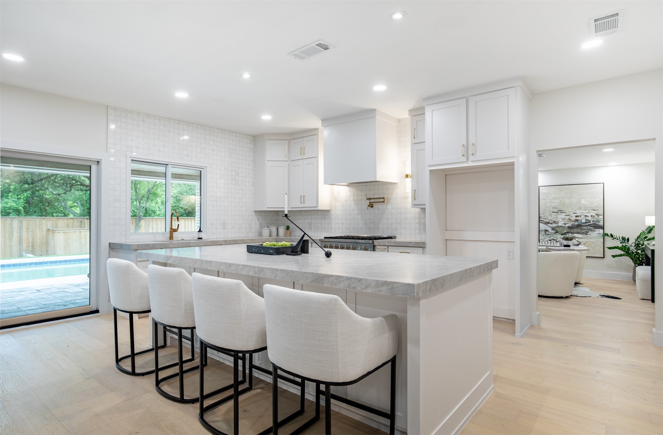 10564 Cox Lane Dallas TX 75229