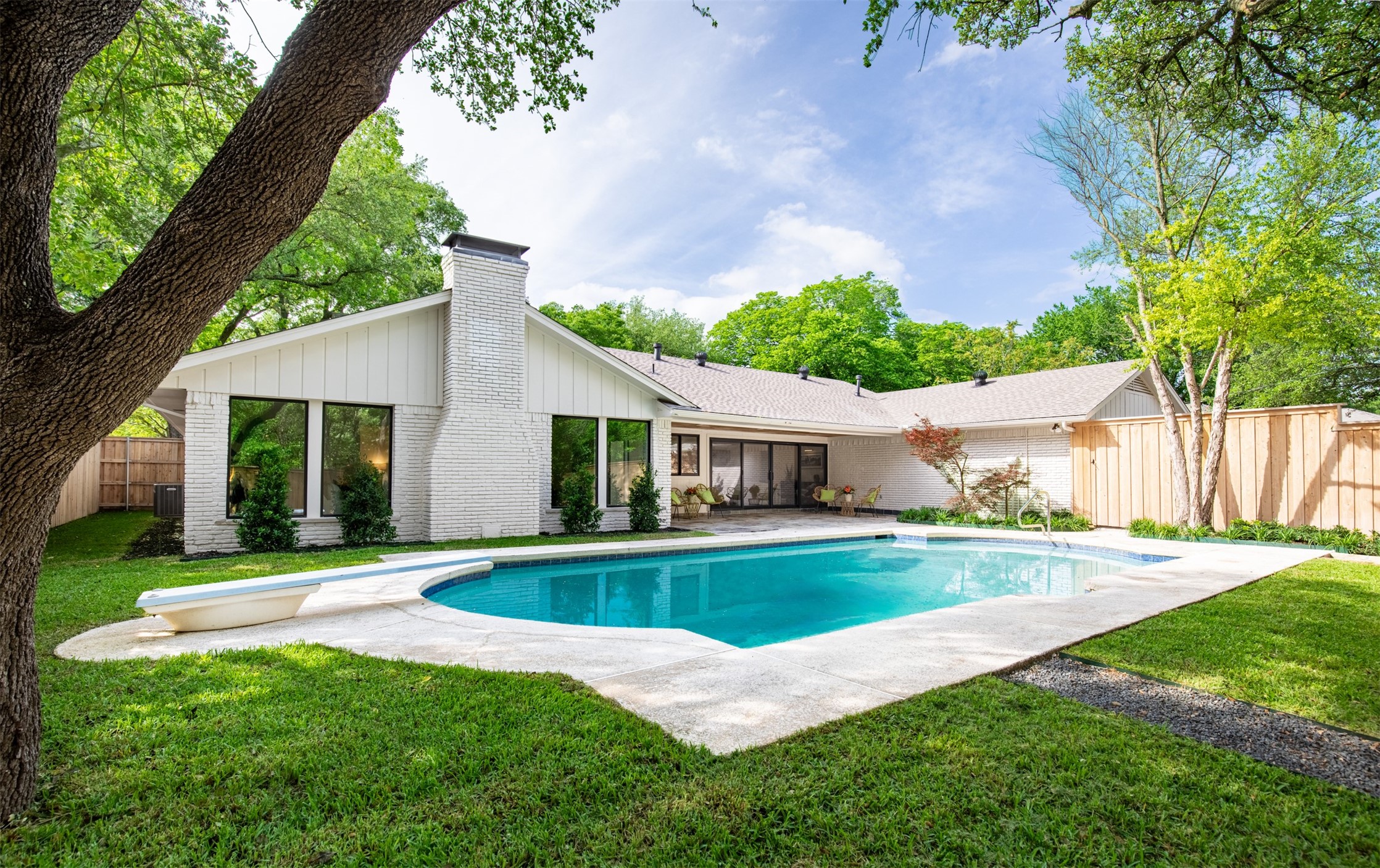 10564 Cox Lane Dallas TX 75229