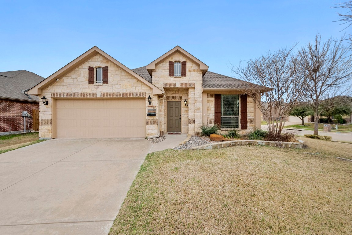 847 Silverthorne Drive Burleson TX 76028
