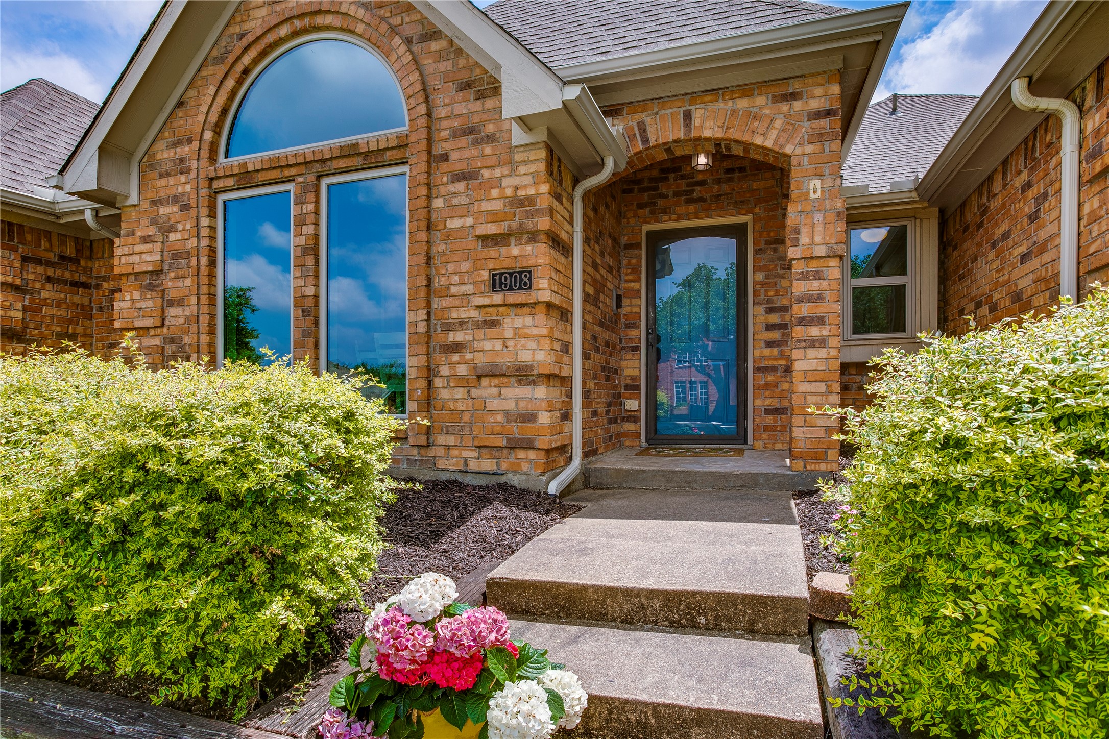 1908 Golden Trail Carrollton TX 75010