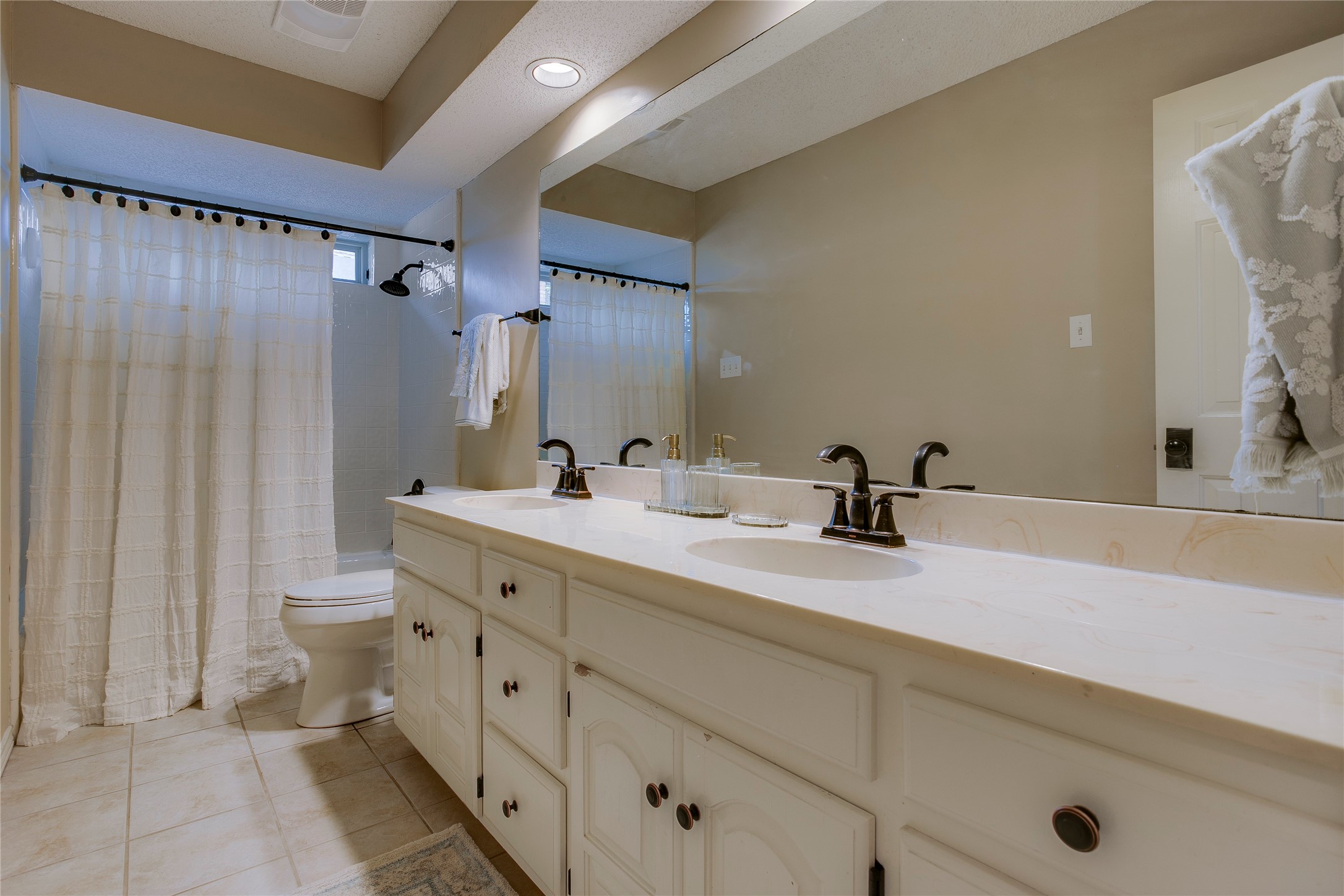 1908 Golden Trail Carrollton TX 75010