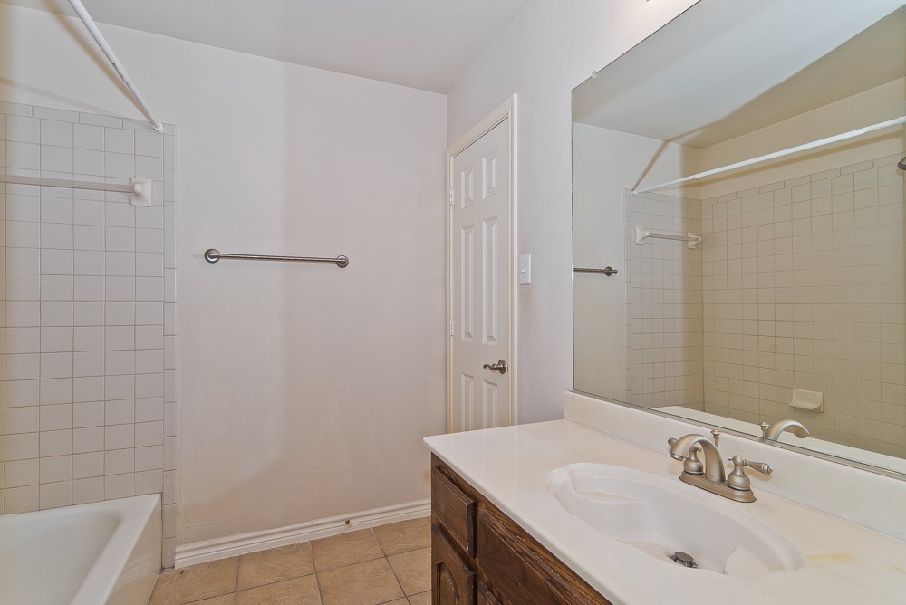 1736 Blue Stream Drive Desoto TX 75115