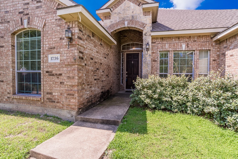 1736 Blue Stream Drive Desoto TX 75115