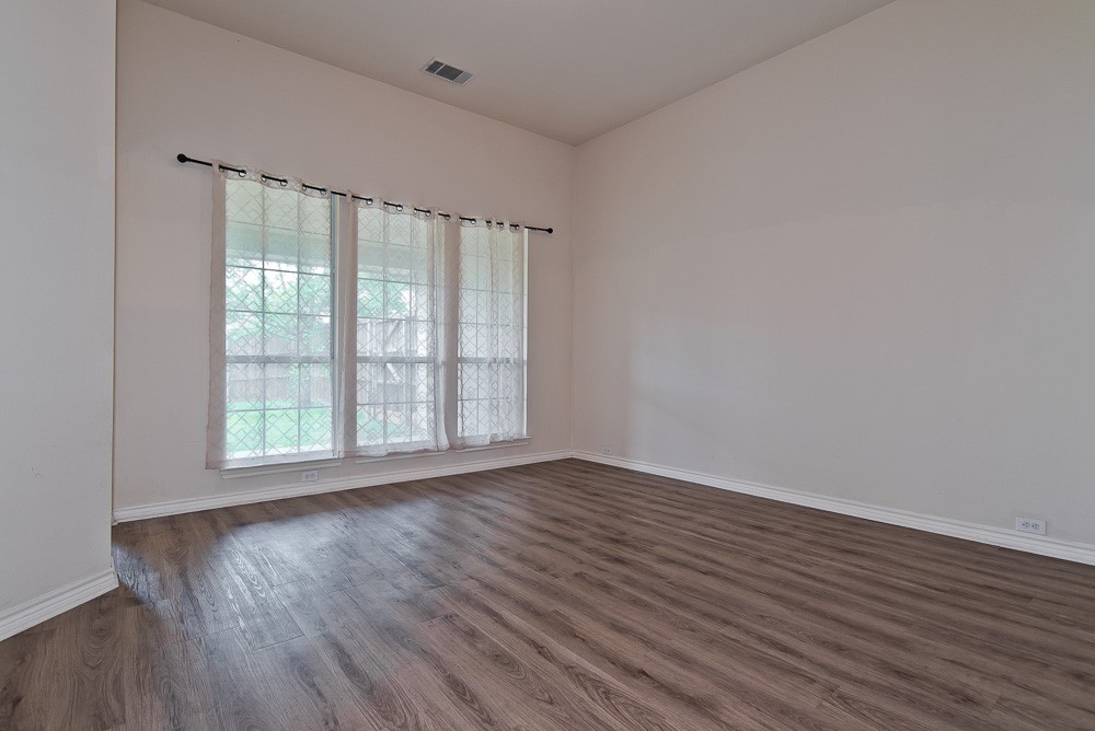 1736 Blue Stream Drive Desoto TX 75115