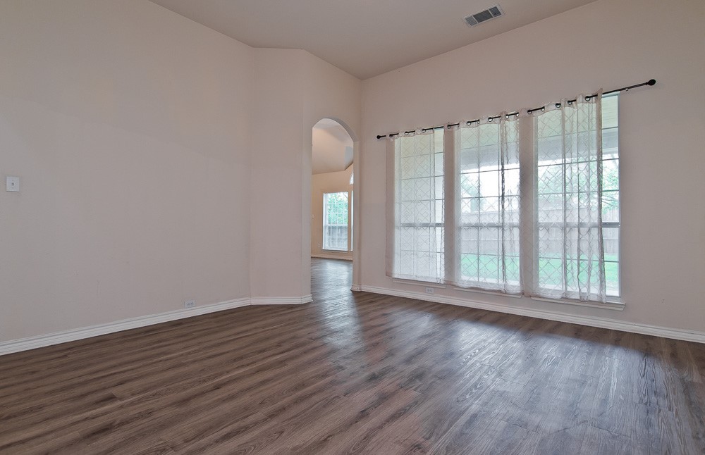 1736 Blue Stream Drive Desoto TX 75115