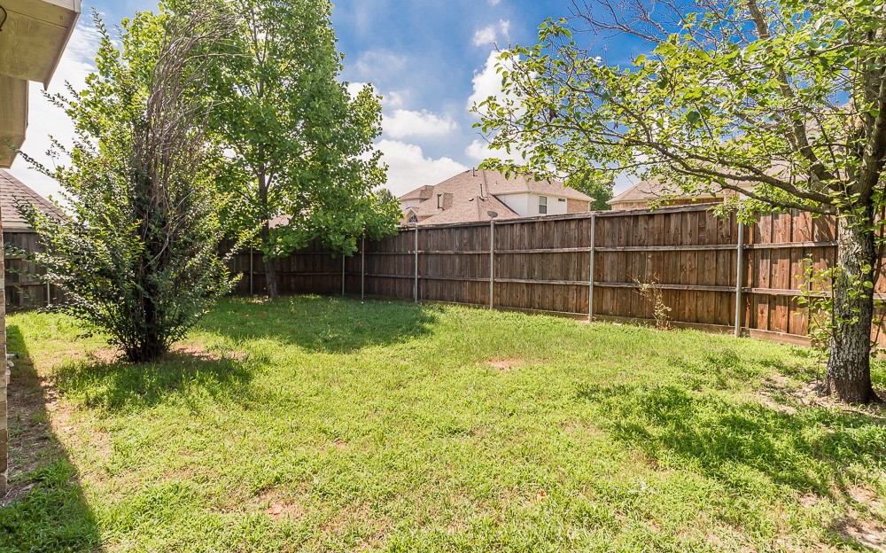 1736 Blue Stream Drive Desoto TX 75115