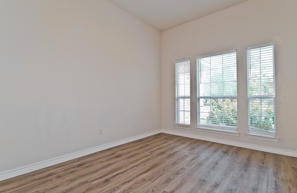 1736 Blue Stream Drive Desoto TX 75115