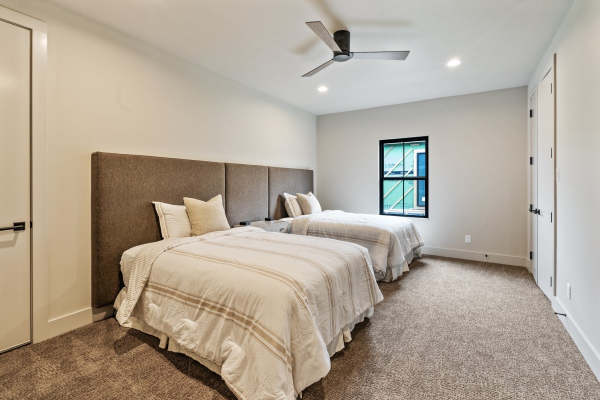 120 Meandering Way Mabank TX 75156