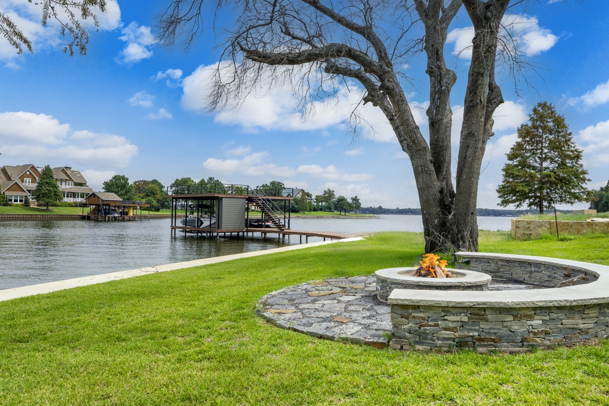 120 Meandering Way Mabank TX 75156