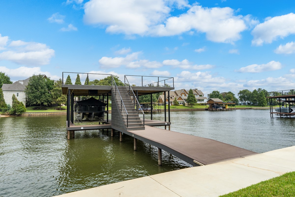 120 Meandering Way Mabank TX 75156