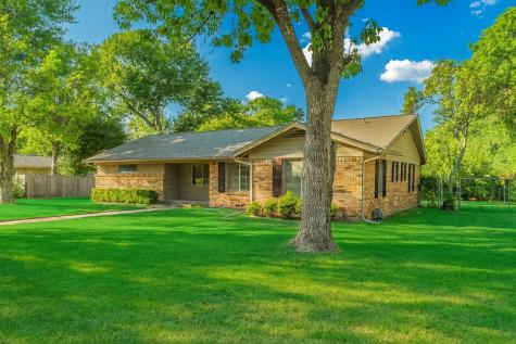 1717 W 2nd Street Arlington TX 76013