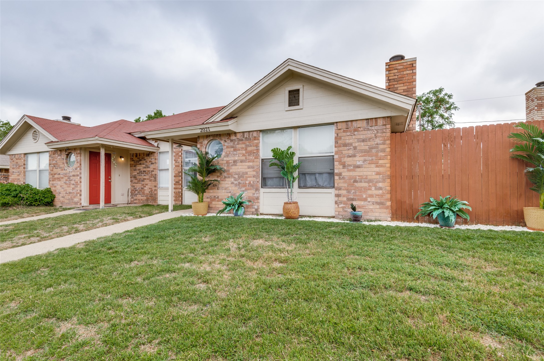 2021 Minnie Drive Arlington TX 76012
