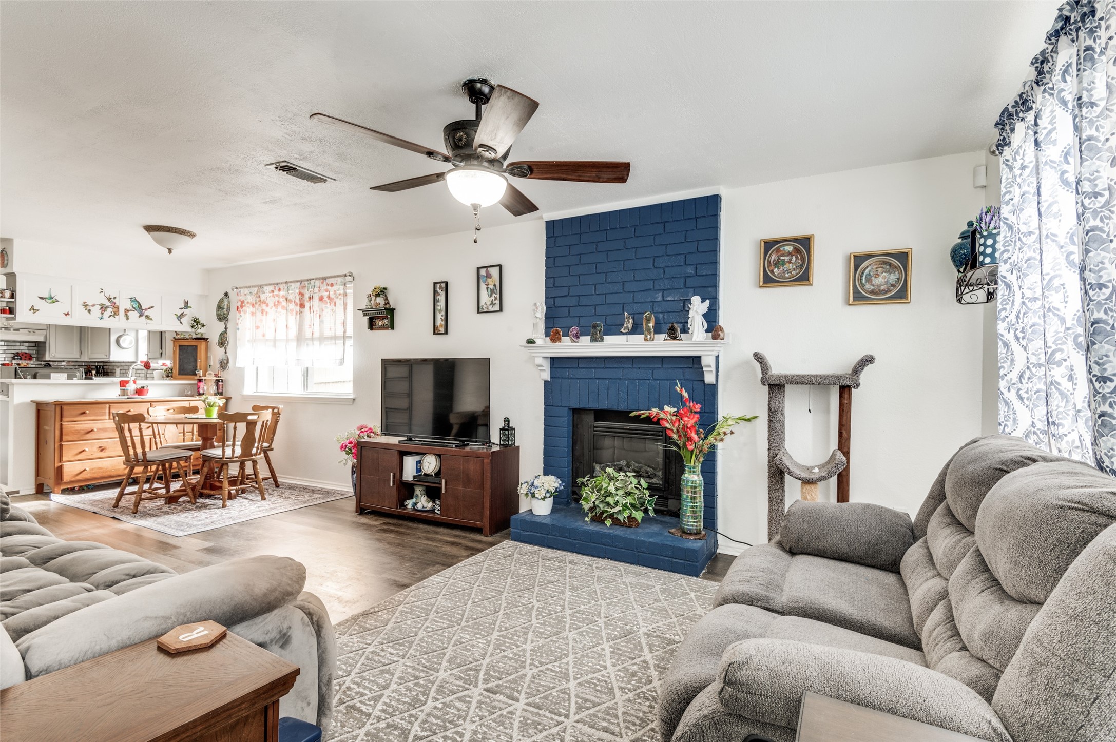 2021 Minnie Drive Arlington TX 76012