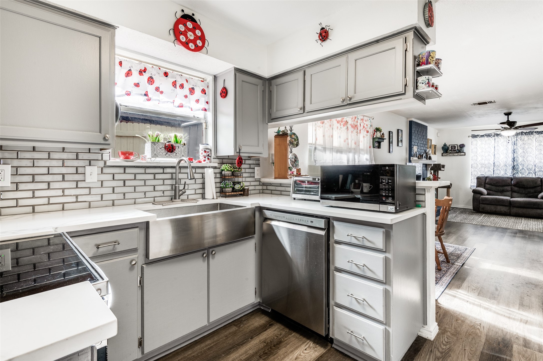 2021 Minnie Drive Arlington TX 76012