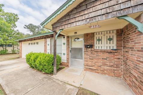 212 Highland Terrace S Fort Worth TX 76134