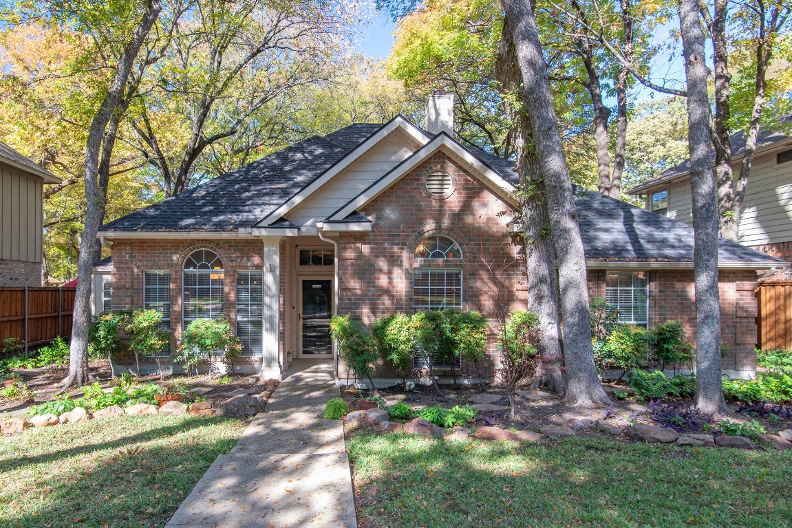 817 Singing Hills Drive Garland TX 75044