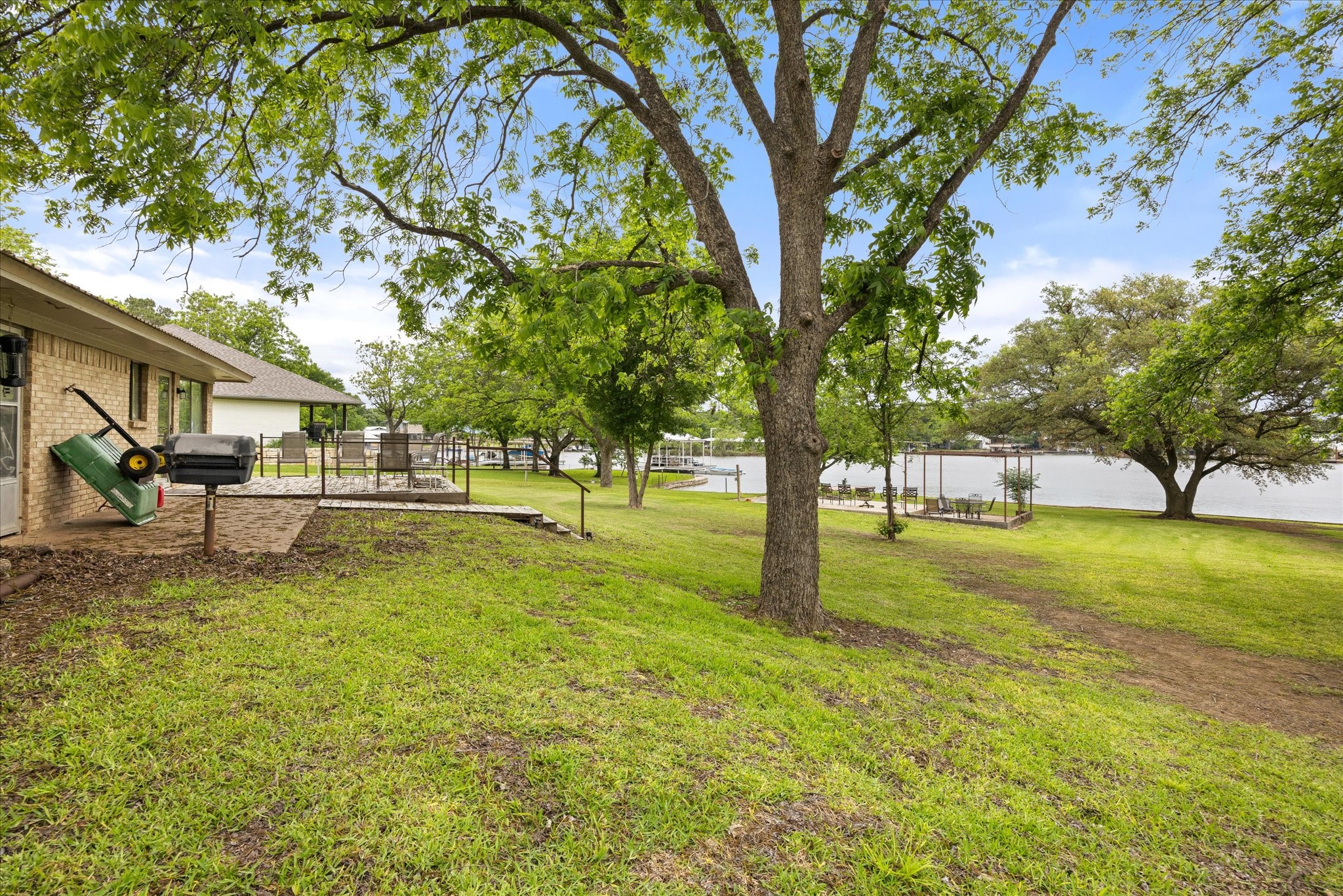 633 E Bridge Street Granbury TX 76048