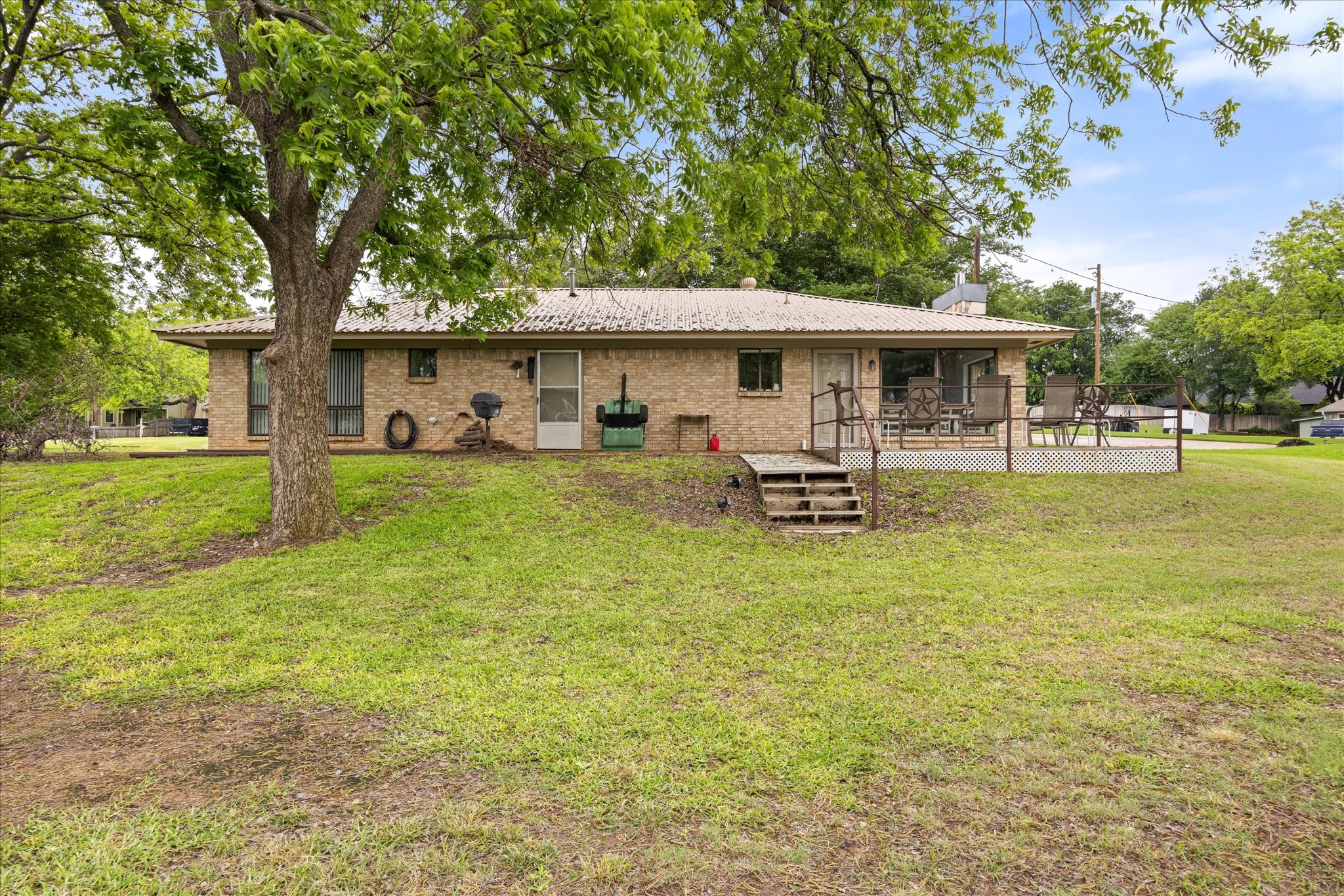 633 E Bridge Street Granbury TX 76048