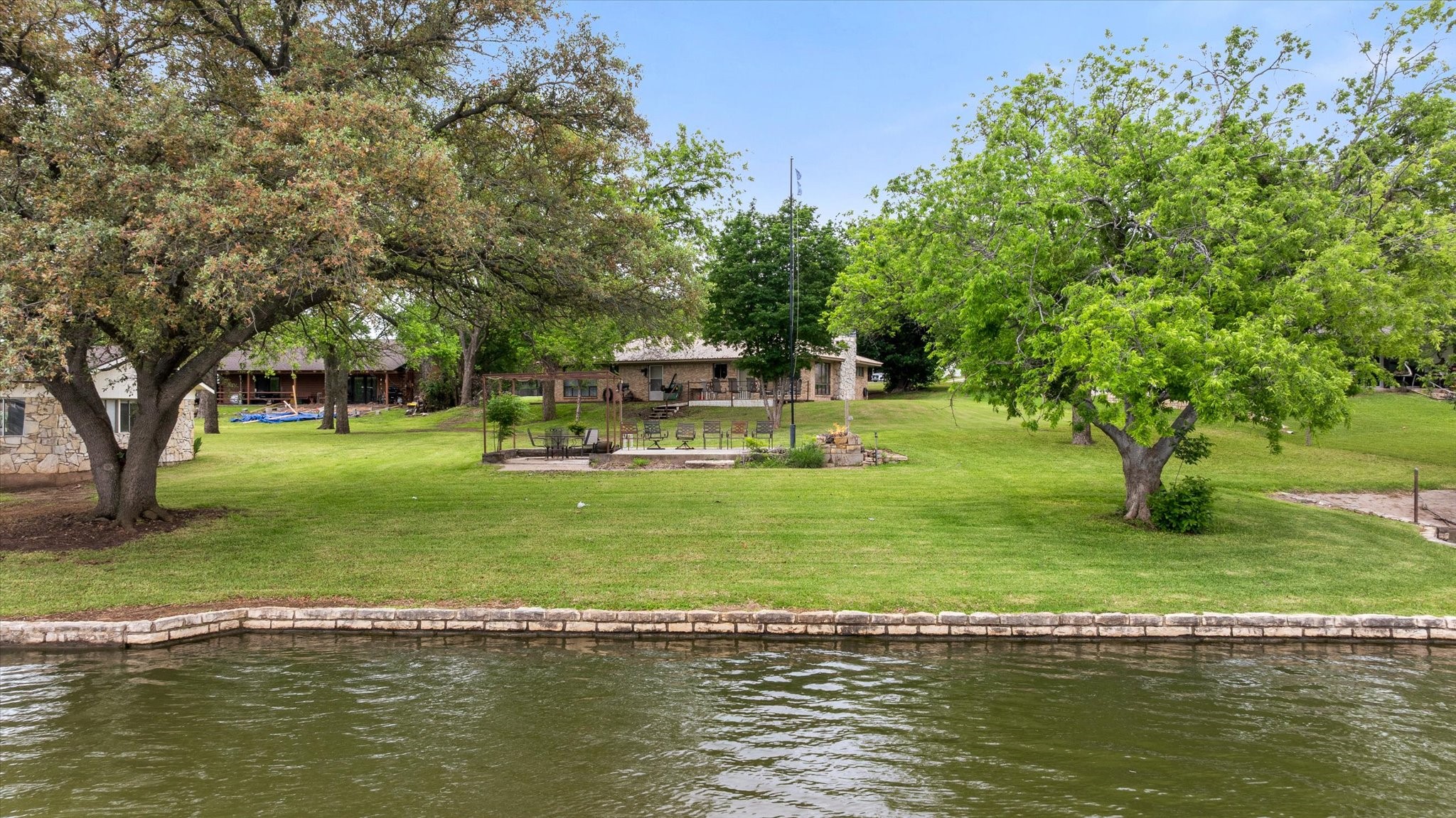 633 E Bridge Street Granbury TX 76048