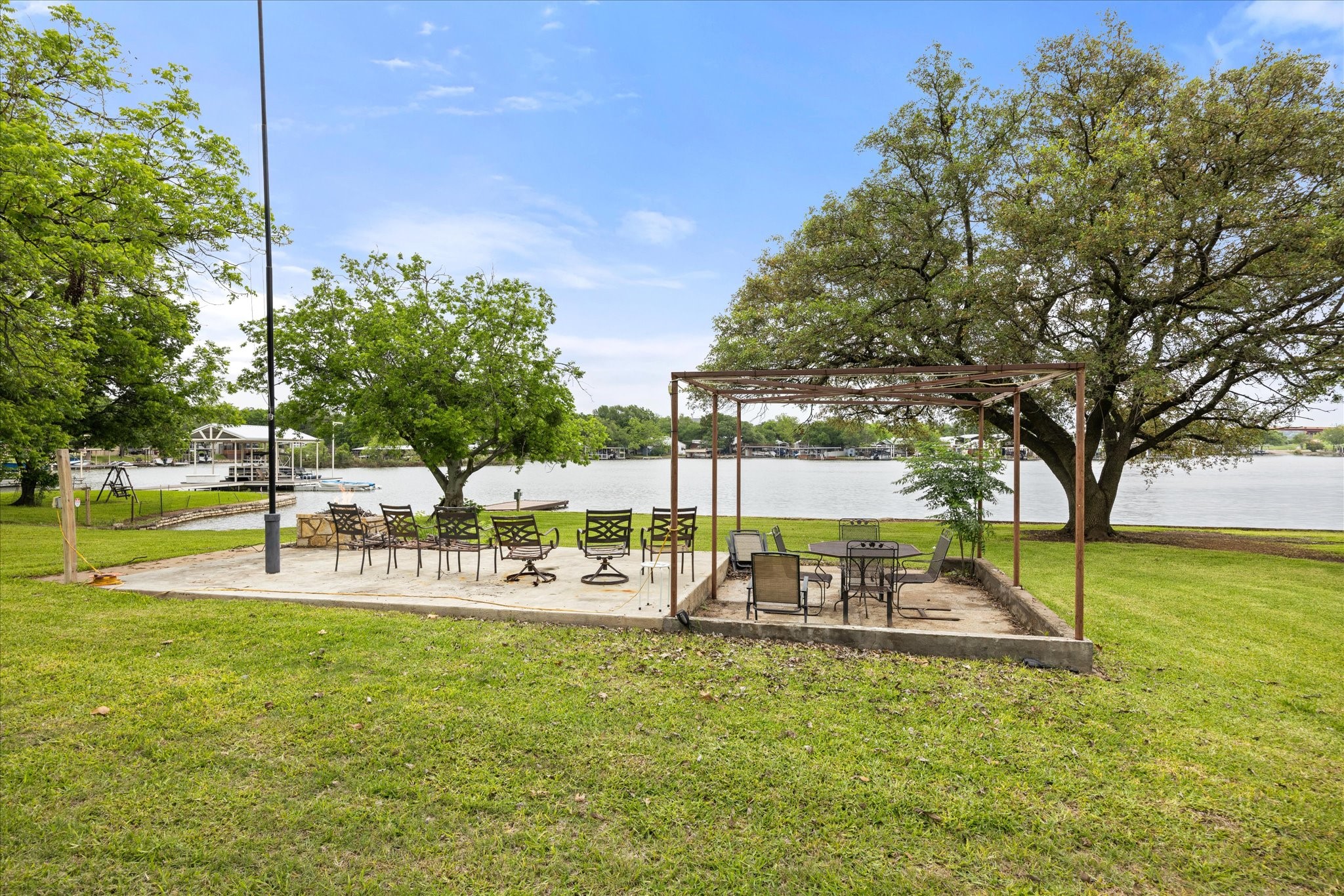 633 E Bridge Street Granbury TX 76048