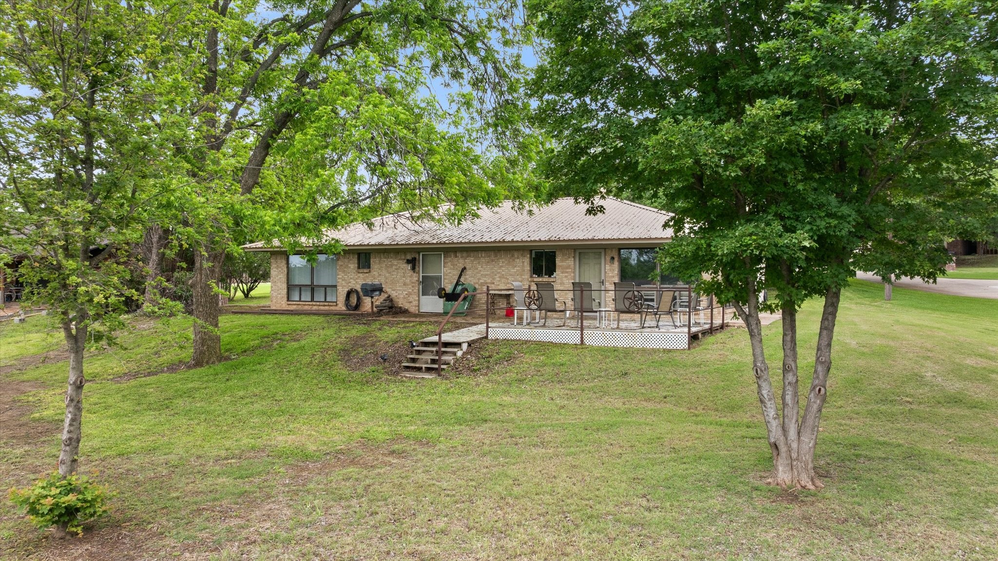 633 E Bridge Street Granbury TX 76048