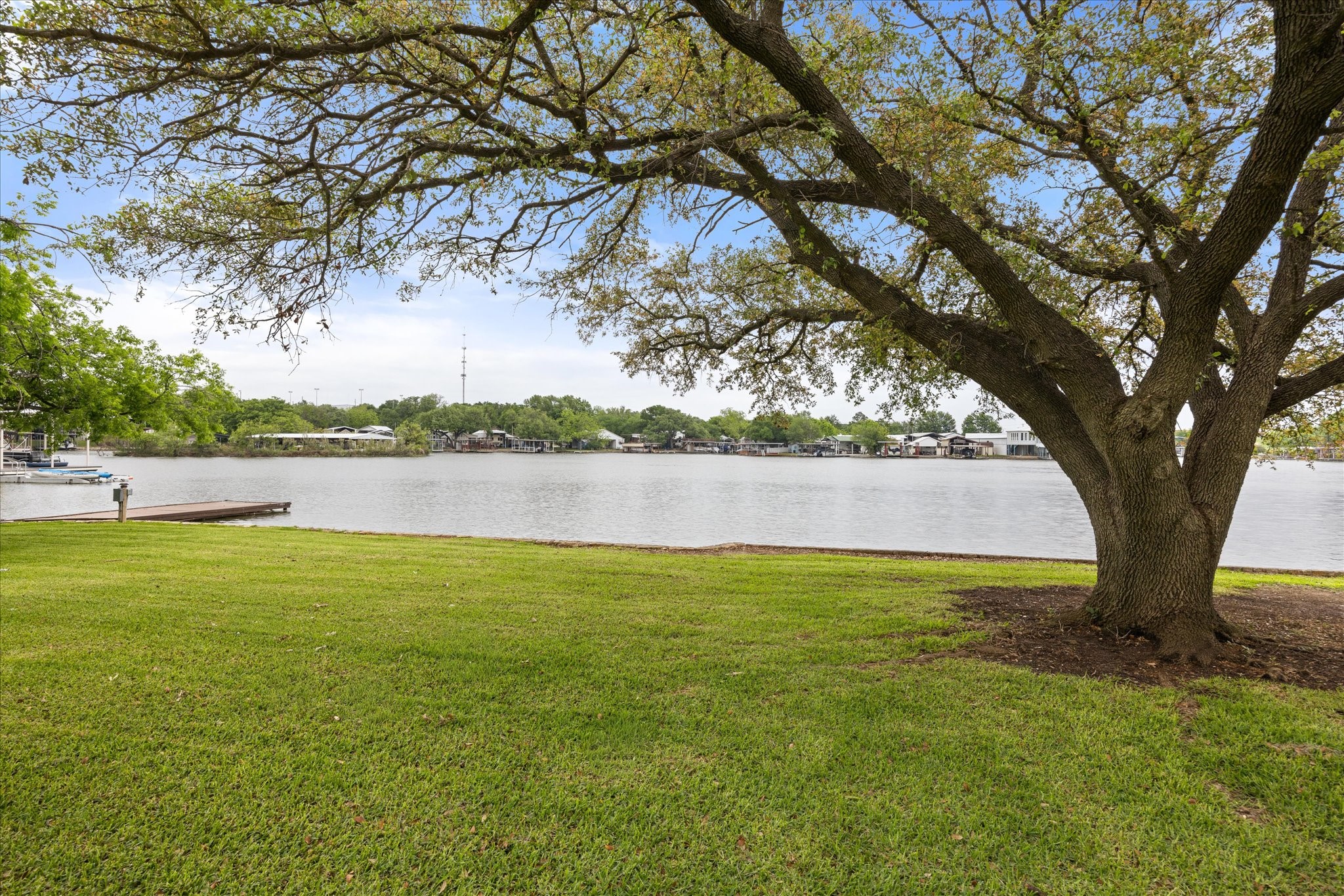 633 E Bridge Street Granbury TX 76048