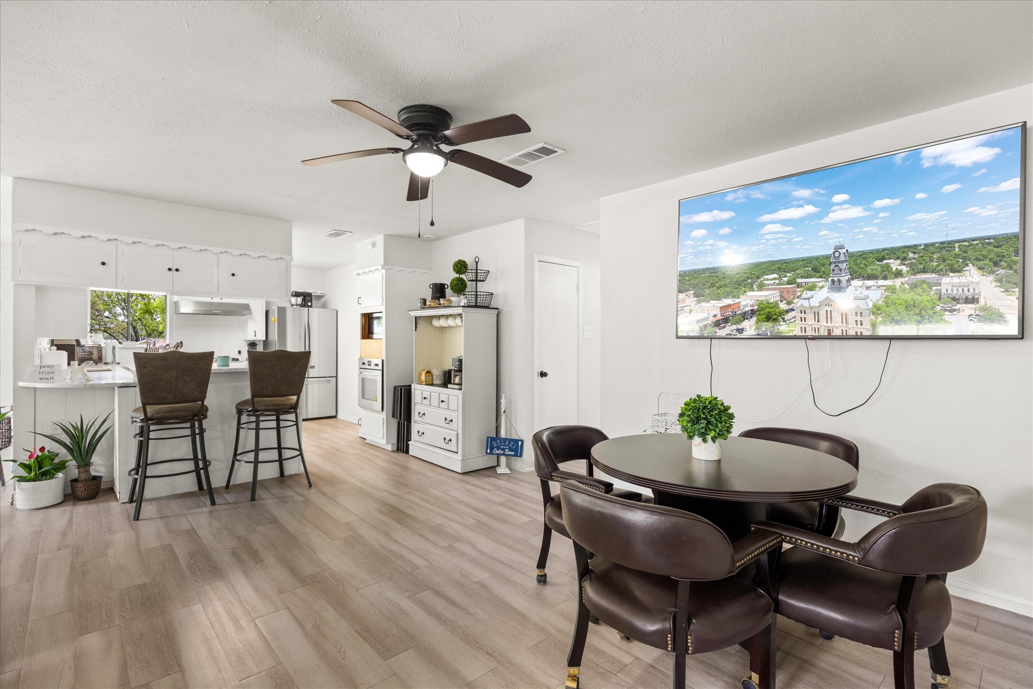 633 E Bridge Street Granbury TX 76048