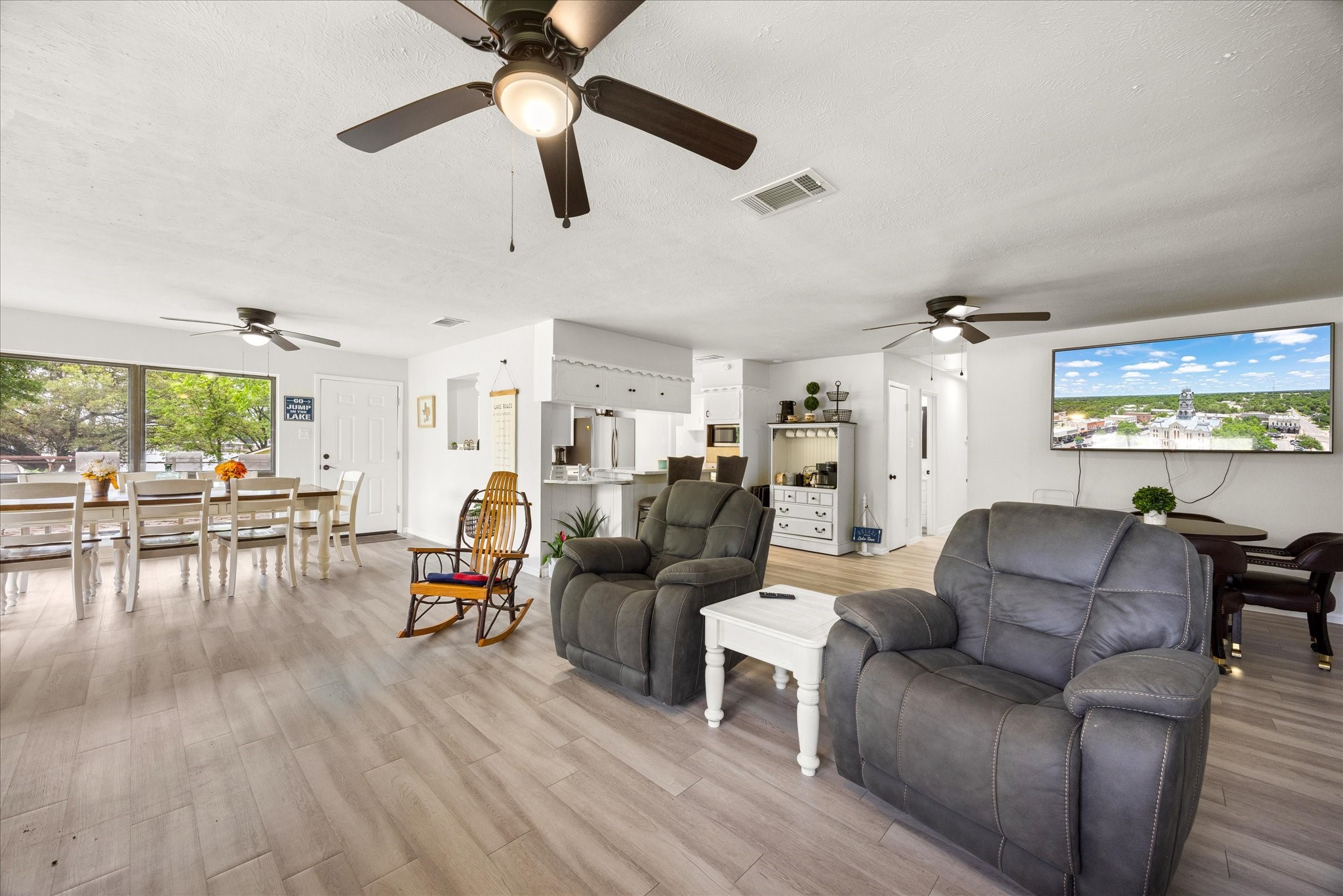 633 E Bridge Street Granbury TX 76048