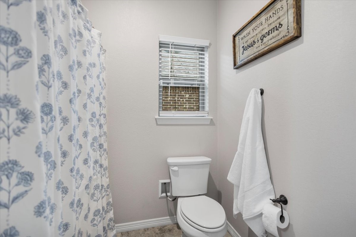 225 Patience Avenue Lindale TX 75771