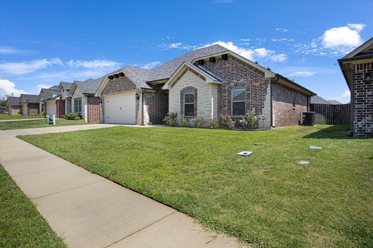 225 Patience Avenue Lindale TX 75771