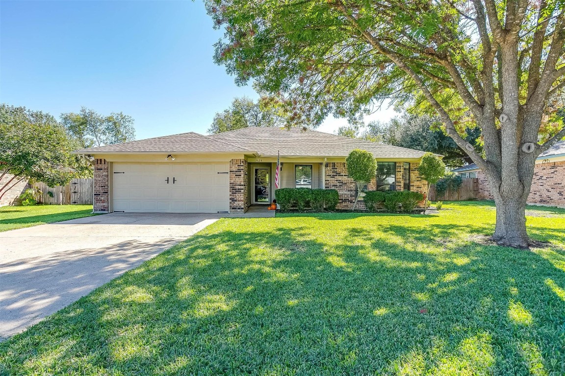 1524 Tobie Layne Street Benbrook TX 76126