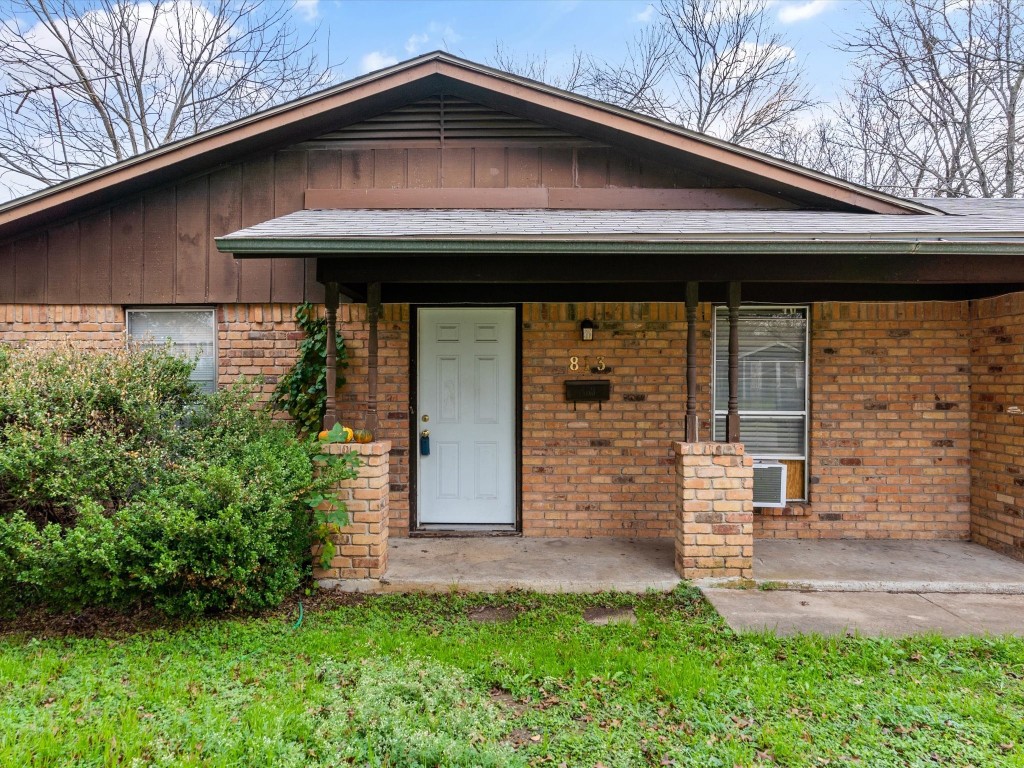 813 Featherston Street Cleburne TX 76033