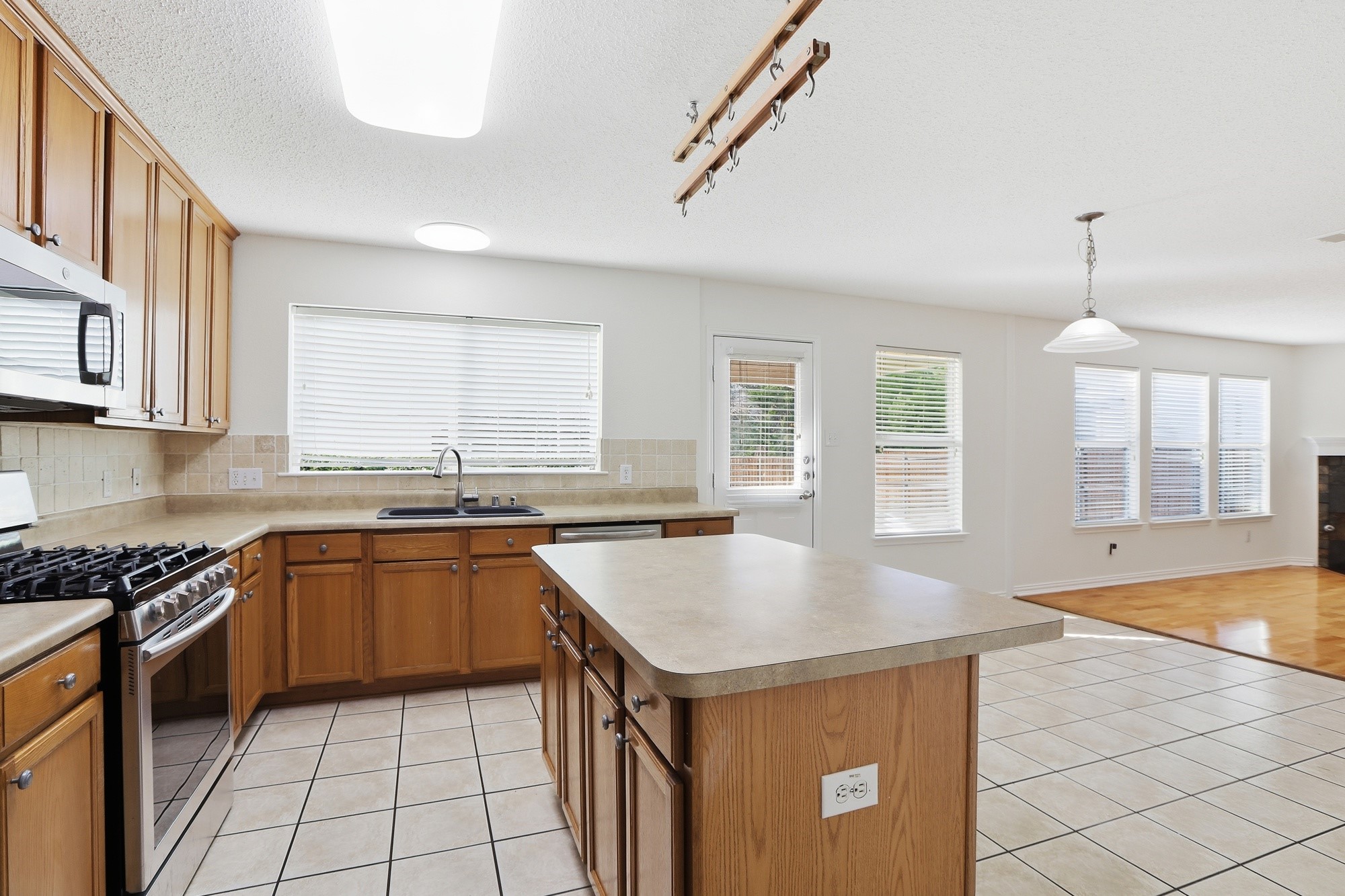 412 Magnolia Drive Fate TX 75087