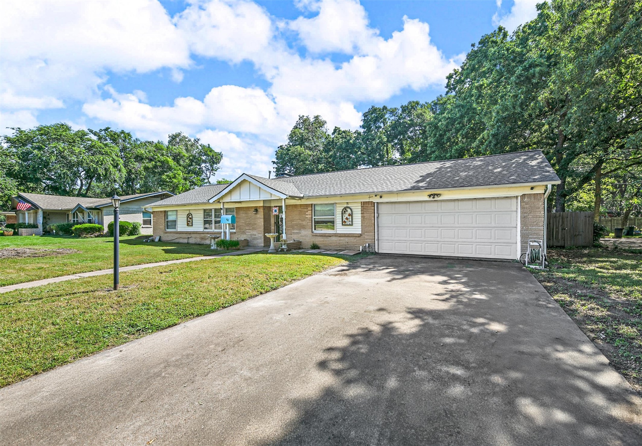 410 Robinhood Drive Irving TX 75061