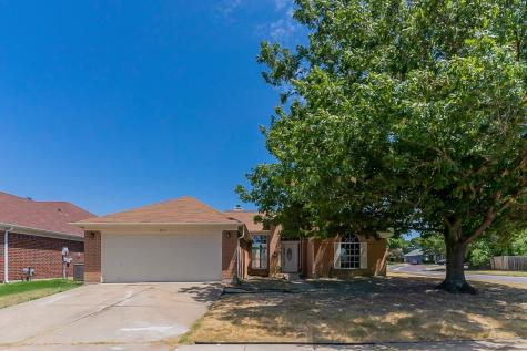 823 Sansome Drive Arlington TX 76018