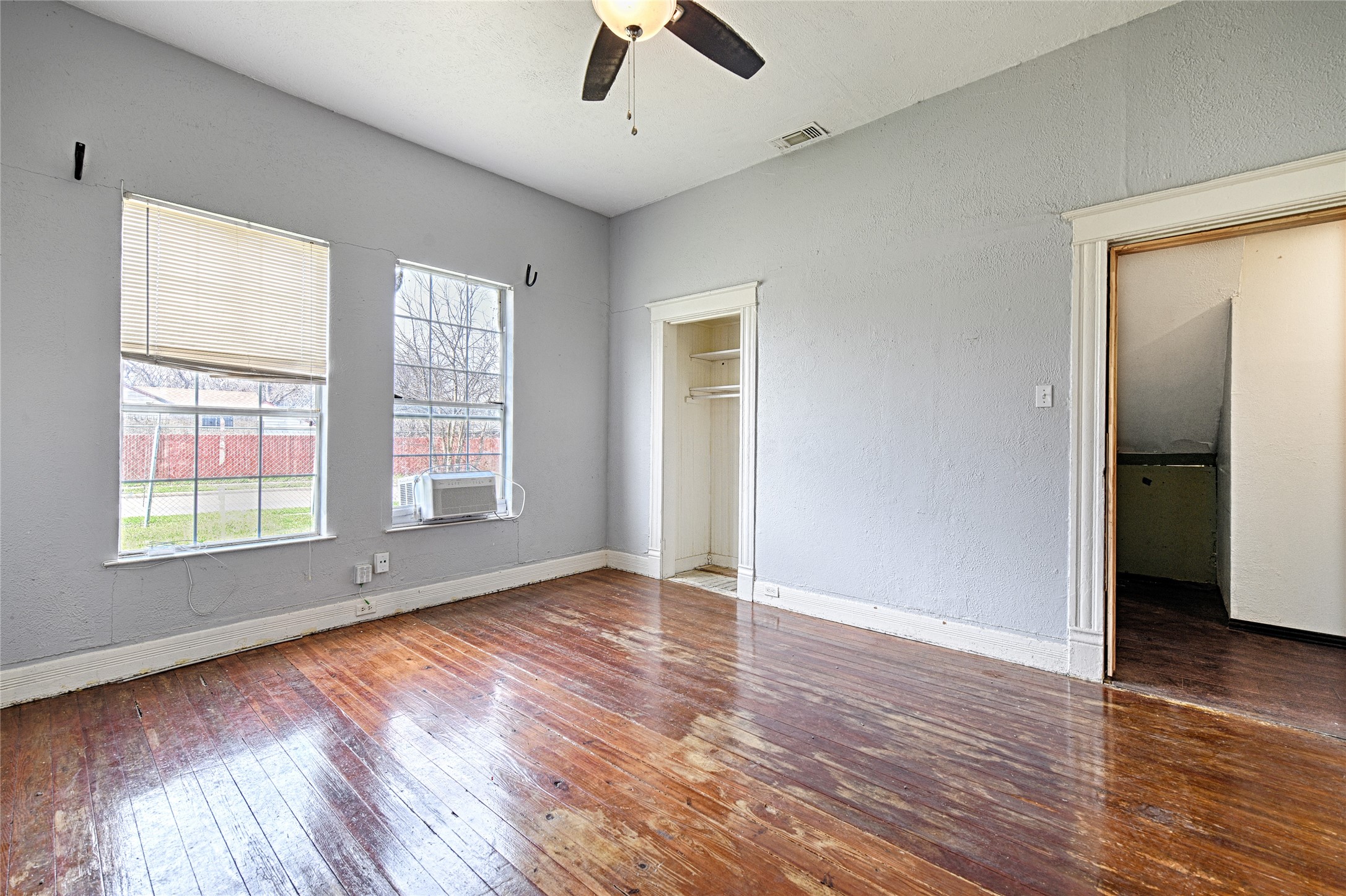 2457 Glenfield Avenue Dallas TX 75233