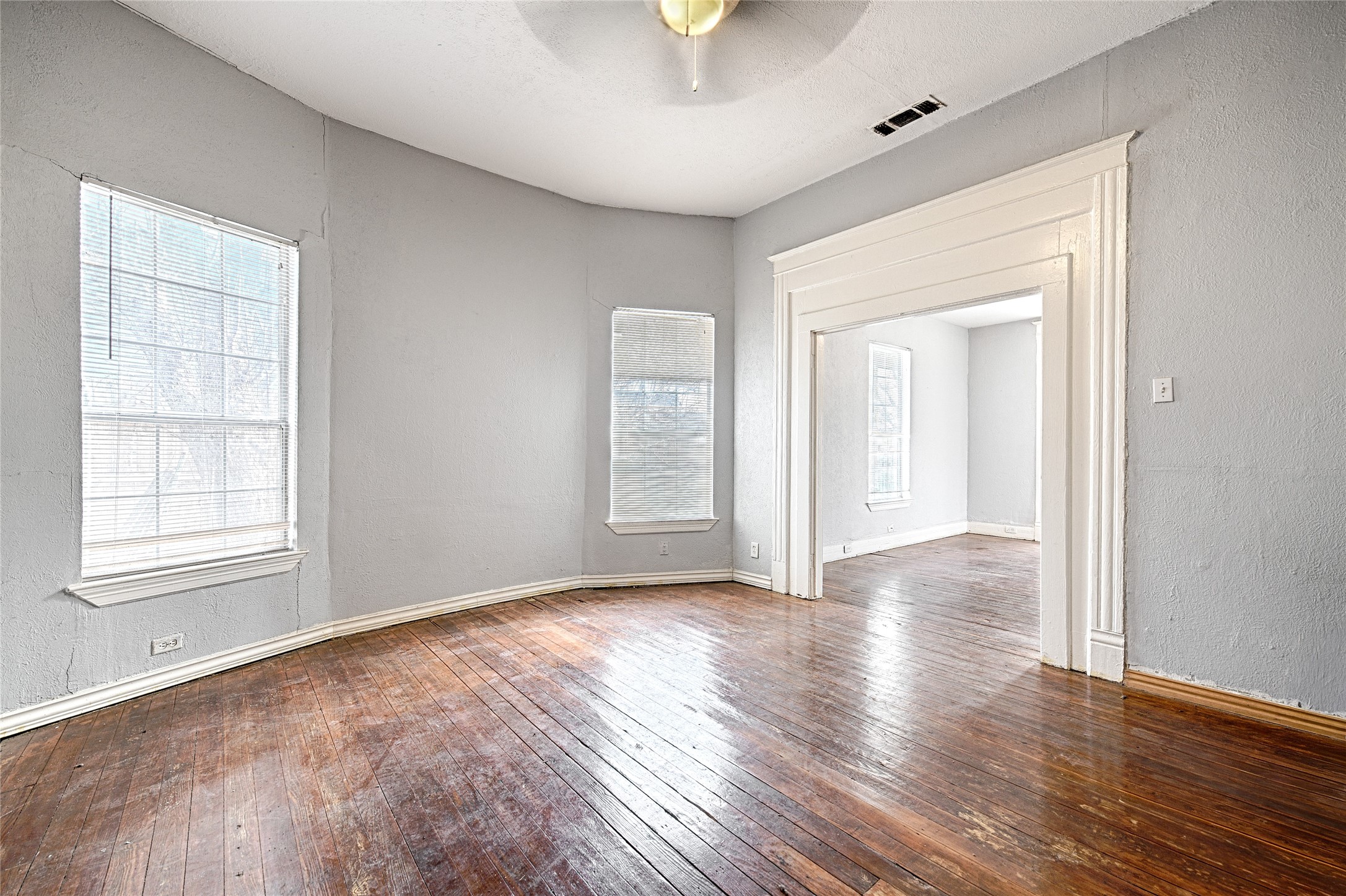 2457 Glenfield Avenue Dallas TX 75233