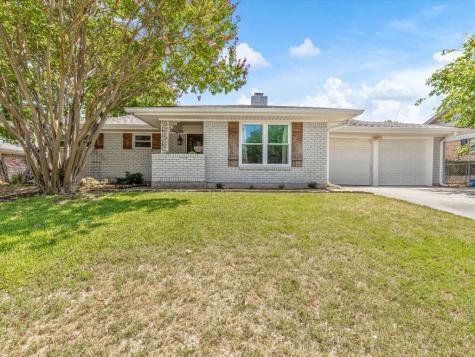 1312 Mildred Lane Benbrook TX 76126