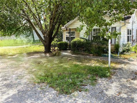 815/811/817 W 12th Street Bonham TX 75418