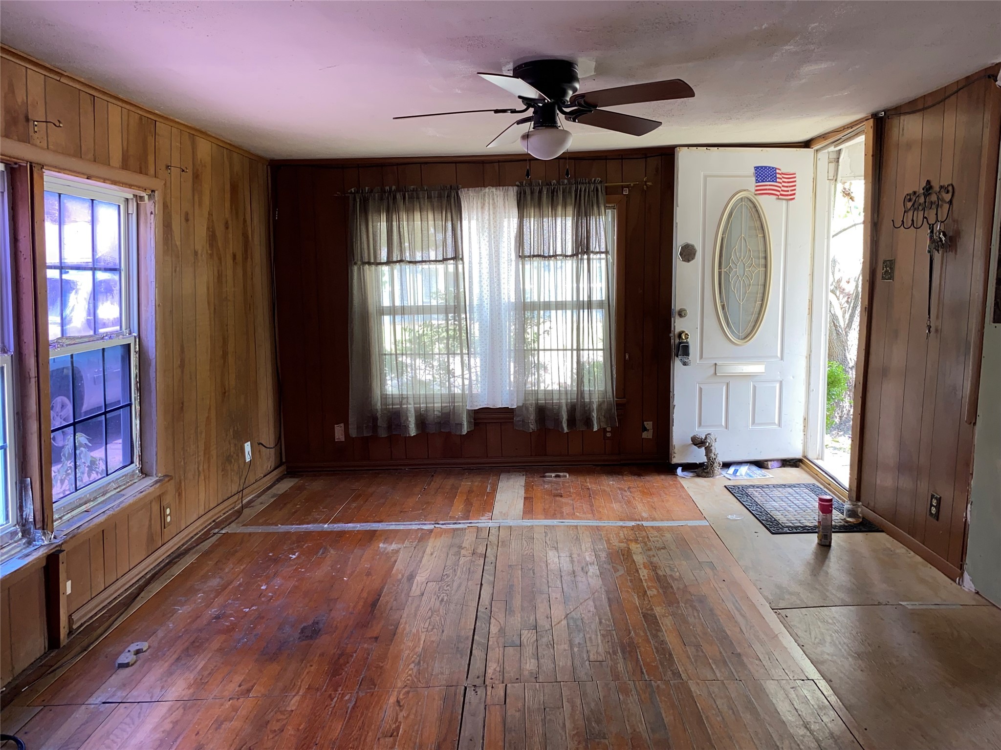 815/811/817 W 12th Street Bonham TX 75418